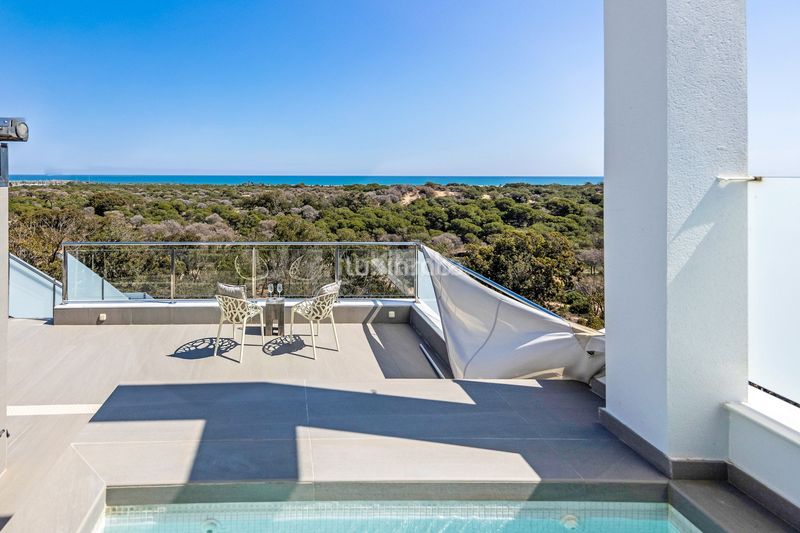 Foto 5e8aa613-0ac0-4d36-9dee-ee4b222e7902. Penthouse with heating parking pool in Puerto Deportivo Guardamar del Segura
