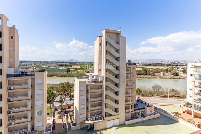 Foto 76944964-eae4-4811-b761-4256c2f76f19. Penthouse with heating parking pool in Puerto Deportivo Guardamar del Segura