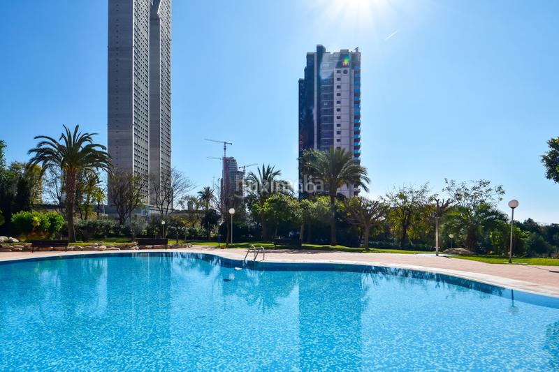 Foto 0cbf07d1-ef80-4c3b-968e-3e22662d857a. Piso impresionante piso con vistas al mar en playa de poniente en Benidorm