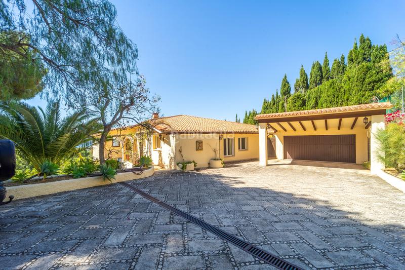 Foto 19c9fc04-7897-4a3d-8fec-b6ff43de5654. Chalet mit heizung parking pool in Altea la vella Altea