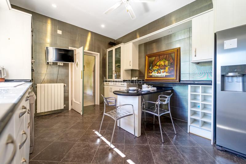 Foto 5a833e63-6433-41e0-81fc-a2d75f481365. Chalet mit heizung parking pool in Altea la vella Altea