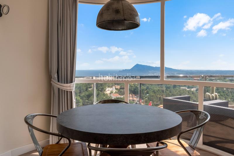 Foto c447c5ca-0606-4f8a-965d-75b3949b011e. Àtic amb aparcament piscina a Altea la vella Altea