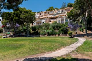 Dúplex a Altea la Vella. Encantador dúplex mediterráneo con vistas al golf en altea la ve