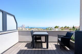 Reihenhaus in Canuta. Moderno adosado con impresionantes vistas en canuta calpe