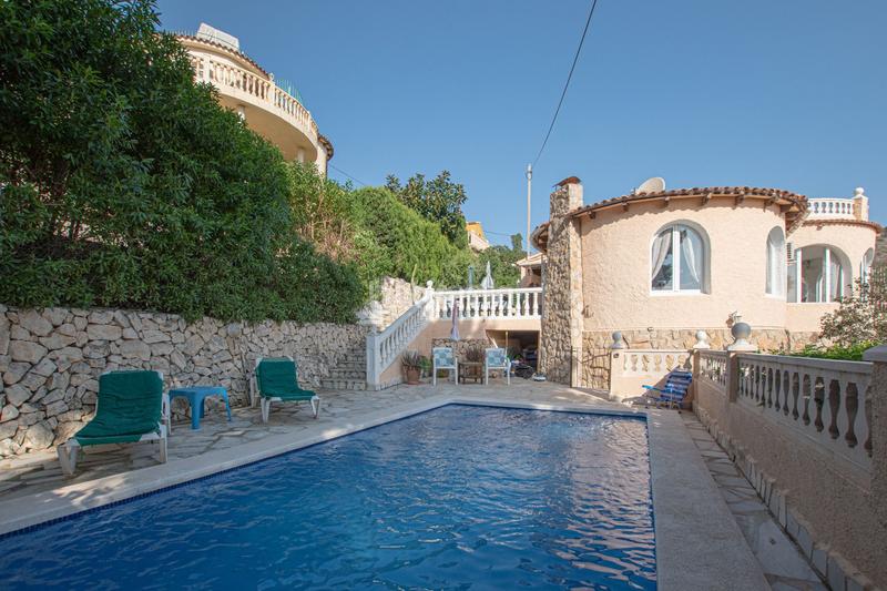 Foto 8075c8e4-eacd-4d5e-8911-2d35a942df42. Chalet con parcheggio piscina in Maryvilla Calp