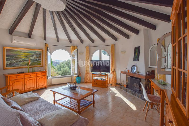 Foto d2129760-4100-4813-b30f-846fea683849. Chalet con parcheggio piscina in Maryvilla Calp