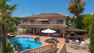 Xalet a La Fustera. Impresionante casa independiente de 4 dormitorios con vistas al