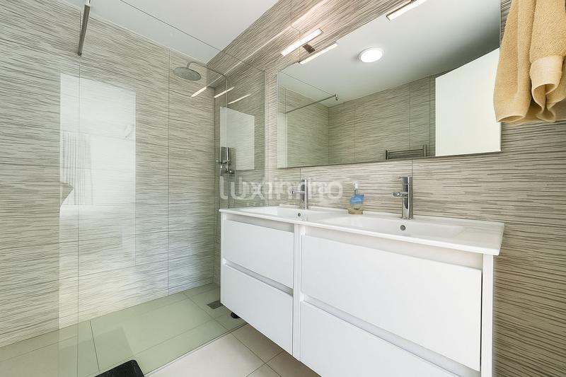 Foto 0a582199-1dc8-466d-aeca-0bd35d71b0e8. Chalet villa costa montemar con licencia turística en Benissa