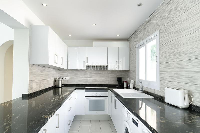 Foto 1272f8d4-34c0-4fbf-82cc-a4f2248c5375. Chalet villa costa montemar con licencia turística en Benissa