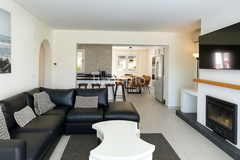 Foto 137f8b8d-b658-4db5-bcd4-31a750032b0b. Chalet villa costa montemar con licencia turística en Benissa