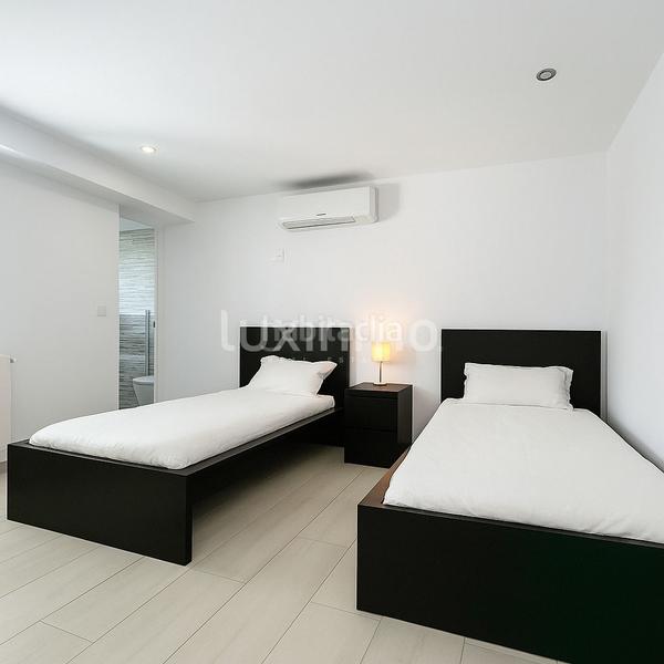 Foto bd6efa9e-d8a2-49fb-ab60-b2a0d136dd7f. Chalet villa costa montemar con licencia turística en Benissa