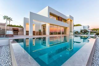 Xalet a La Fustera. Impresionante casa moderna con vistas al mar en la fustera benis