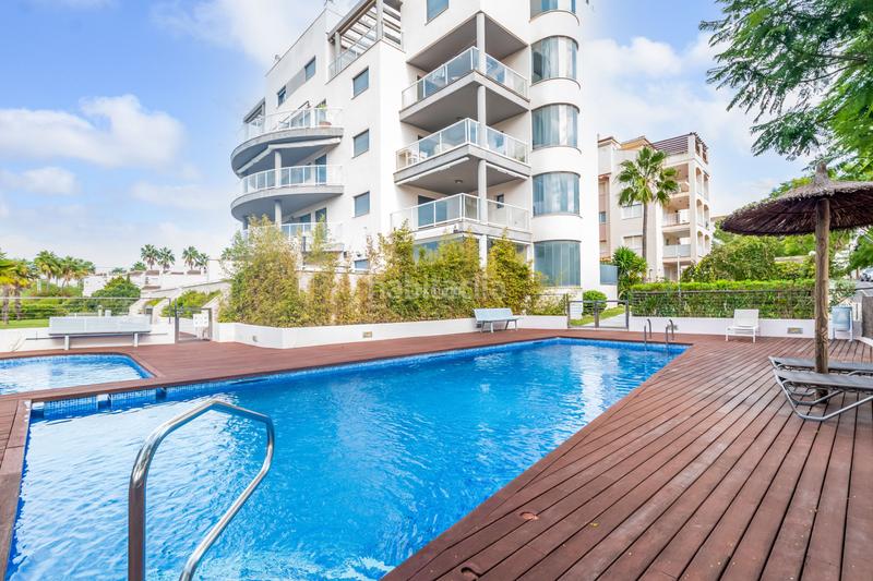Foto 2e7b4488-ac71-41ca-beda-439f37f069e0. Piso apartamento con 3 dormitorios y dos baños en jávea en Xàbia
