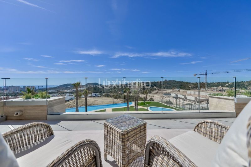Foto 09deb1c7-ae76-49e9-97b4-f293bdc66769. Dachwohnung mit heizung pool in balcón de Finestrat-terra marina Finestrat