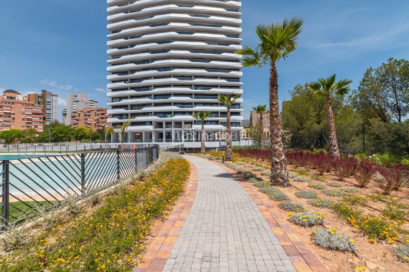 Foto 20990158-f7c1-49bd-aced-509abf476c79. Piso apartamento con vistas al mar en venta en Playa Poniente Benidorm