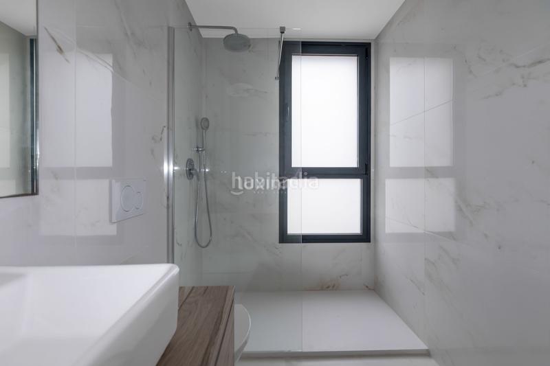 Foto 33d0fcbc-c987-4d78-970d-ccf08b4bf6f5. Piso apartamento con vistas al mar en venta en Playa Poniente Benidorm