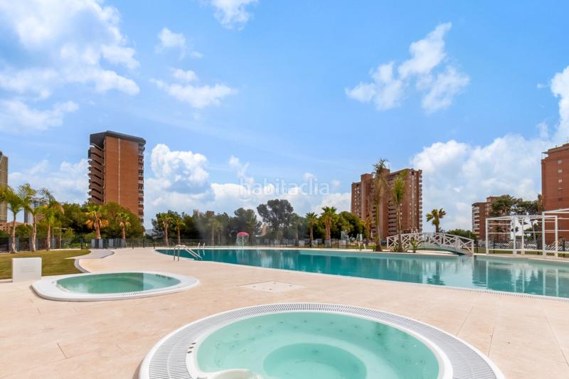 Foto 4c283537-fee0-4caa-b9b0-d49f5026b423. Piso apartamento con vistas al mar en venta en Playa Poniente Benidorm