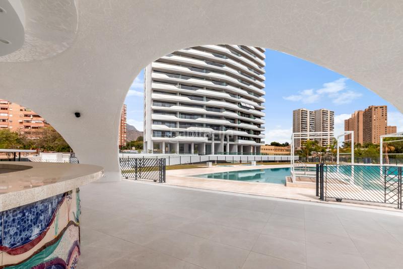 Foto 5ce60744-5116-482b-9fdc-24ed7bedfc74. Piso apartamento con vistas al mar en venta en Playa Poniente Benidorm