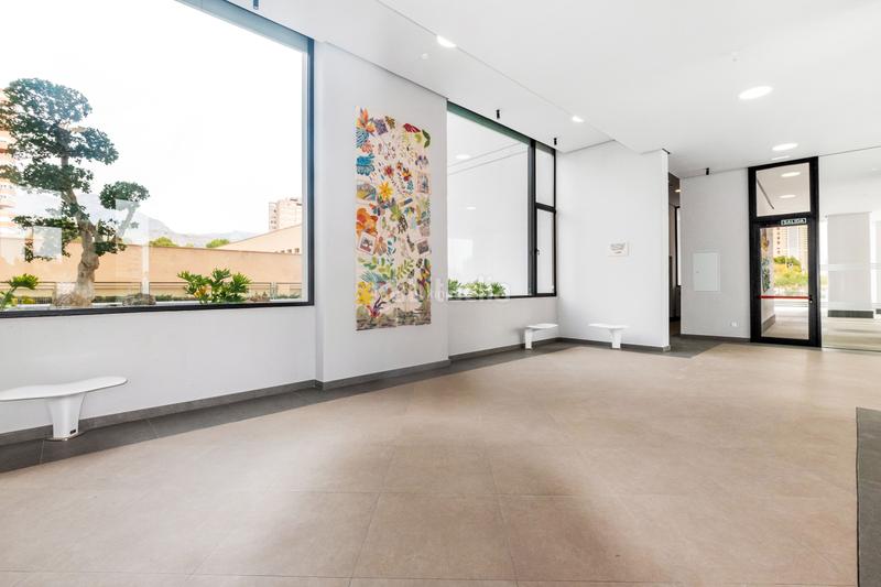 Foto 688af3ba-65a8-4ff9-9d2c-9cfc5841f065. Piso apartamento con vistas al mar en venta en Playa Poniente Benidorm