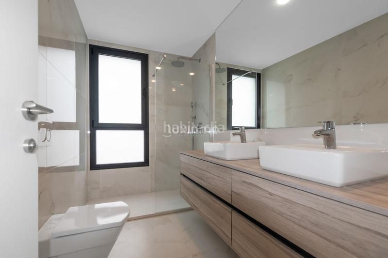 Foto 77361a9d-1c3b-4369-b14f-830b18136995. Piso apartamento con vistas al mar en venta en Playa Poniente Benidorm