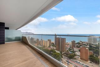 Pis a Playa Poniente. Apartamento con vistas al mar en venta en benidorm