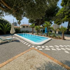 Chalet à Marisol Park - Ortembach - Los Almendros. Villa de 5 dormitorios a tan solo 10 minutos andando del centro