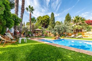 Chalet à Vistahermosa. Villa independiente con piscina y privacidad