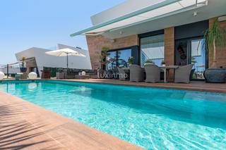 Chalet en Balcón de Finestrat-Terra Marina. Impresionante chalet moderno con vistas panorámicas en finestrat