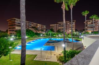 Appartement à Vistahermosa. Amplio apartamento de 5 dormitorios con impresionantes vistas a