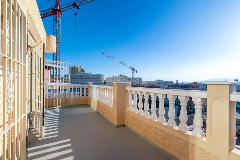 Foto 8d9f7e54-e838-4816-8225-7ede3a173365. Chalet with heating parking pool in Sierra Helada Benidorm