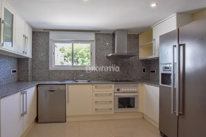 Foto 1d095d53-e168-4336-9f3f-1d2a0a294939. Semi detached house with pool in Mascarat Altea