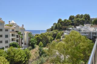 Maison jumelée à Mascarat. Amplio adosado con vistas al mar en venta en mascarat altea