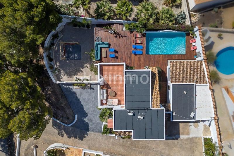 Foto 183ac2b6-e339-479c-bb9a-0be17c3bcb03. Chalet con riscaldamento parcheggio piscina in Altea la vella Altea