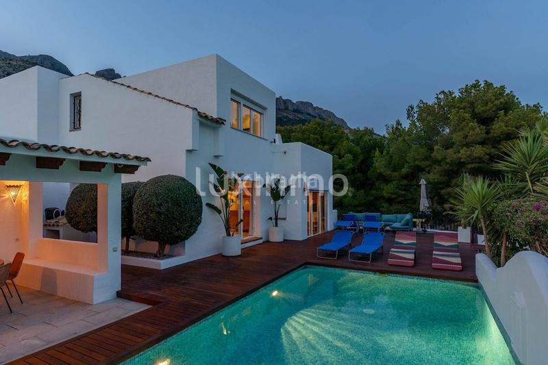 Foto eba5fa7c-9824-4843-b40b-75e0485cf1fd. Chalet con riscaldamento parcheggio piscina in Altea la vella Altea