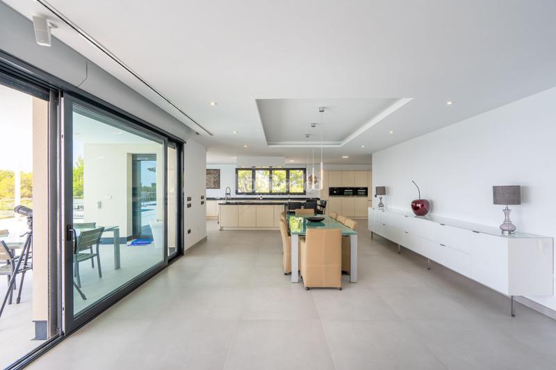 Foto 4b3036e5-ebe0-4389-b104-bb8e5bf7bd67. Chalet with heating parking pool in Altea la vella Altea