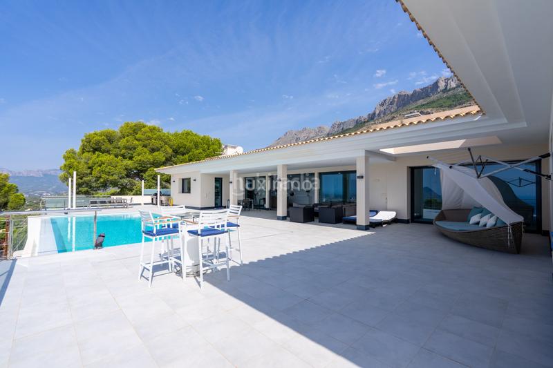 Foto 98c6d68d-610d-487d-901c-3c78780e6d4f. Chalet with heating parking pool in Altea la vella Altea