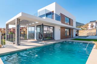 Chalet en Balcón de Finestrat-Terra Marina. Villa moderna a estrenar