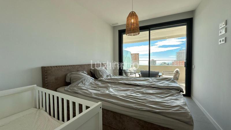Foto f4a487fc-6f46-45d4-bed7-aef2e1e287dc. Appartamento con parcheggio piscina in Playa Poniente Benidorm
