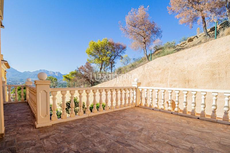 Foto 76f4c666-bc85-47c4-a0de-b2ff15602d71. Casa pareada encantadora villa mediterránea de 4 dormitorios en el albir con piscina privada y vistas a la montaña en Alfàs del Pi (l´)