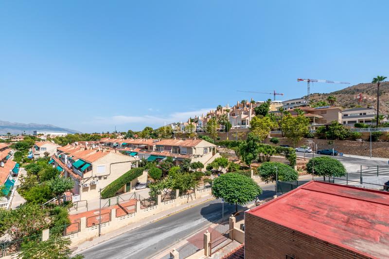 Foto e43ae3b0-39e4-4fe2-acac-c4f571dbf038. Zweistöckige wohnung mit pool in Rincón Alto Benidorm