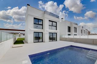 Chalet à Bonalba-Cotoveta. Lujosas villas de nueva construcción con piscina privada climati