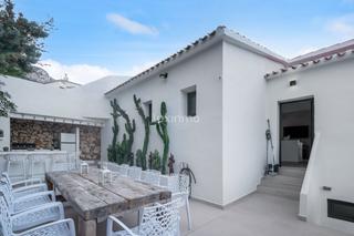 Chalet à El Montgó. Espectacular vivienda de estilo mediterráneo en denia