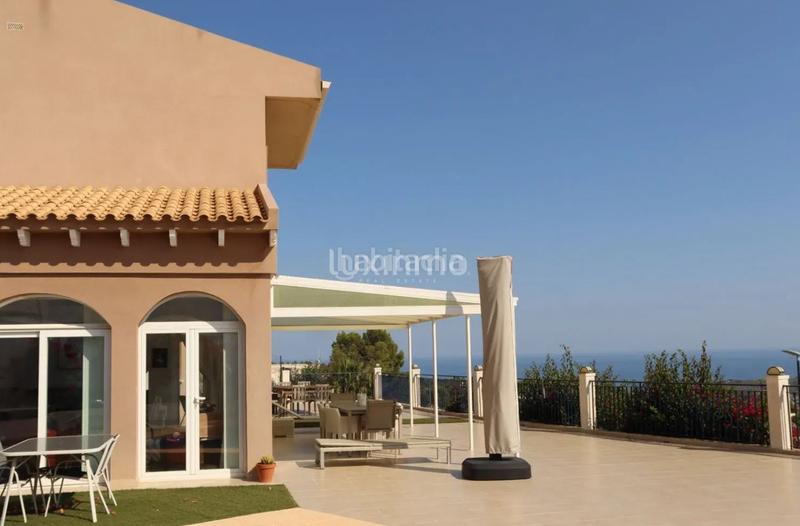 Foto 18492d73-2bfb-451e-a26e-ea5e47c7bfe6. Chalet avec chauffage parking piscine dans Altea la vella Altea