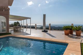 Chalet en Altea la Vella. Villa con vistas al mar en venta en altea