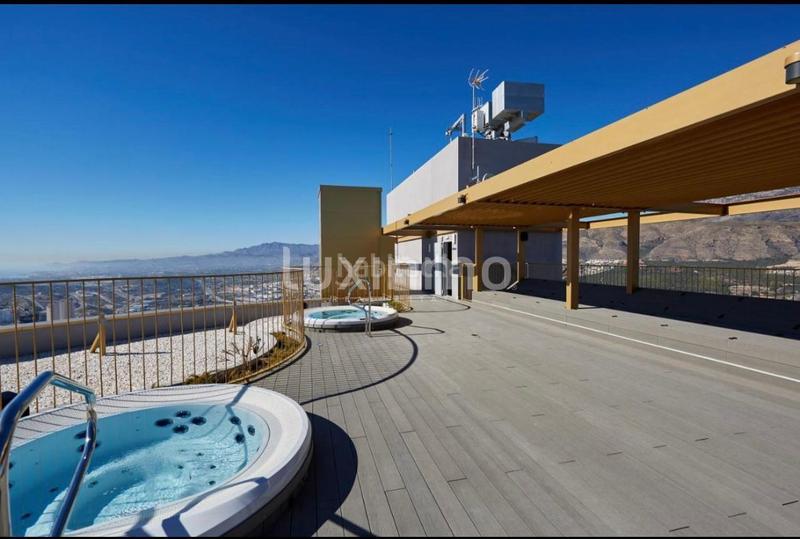 Foto 48e2147f-1ed9-42f9-8105-3c871af081f3. Appartement avec parking piscine dans Playa Poniente Benidorm