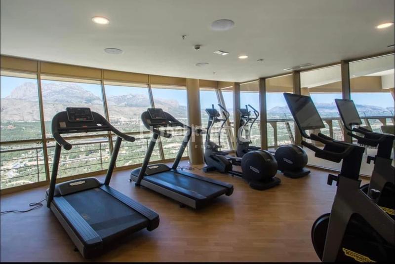 Foto ce70f243-7ecc-477e-802b-409e816ea31e. Appartement avec parking piscine dans Playa Poniente Benidorm