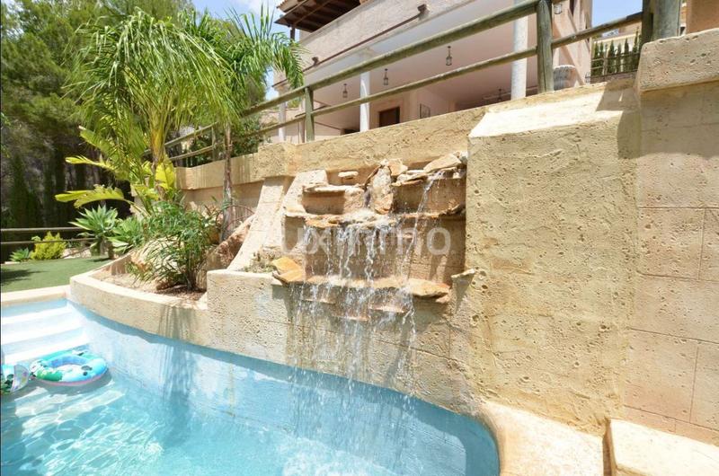 Foto 1bbf269f-2de2-4573-97ae-e16161af0b02. Chalet avec chauffage parking piscine dans Altea la vella Altea