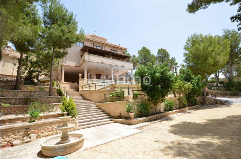 Foto bce7ee33-b51d-4b2d-a453-7e2e5518b6f4. Chalet avec chauffage parking piscine dans Altea la vella Altea