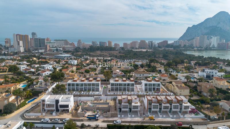 Foto f82bf856-3368-4085-bc05-0888684f91fa. Casa aparellada amb calefacció aparcament piscina a Calp