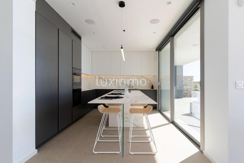 Foto f9b57fee-087f-468d-af2c-df3dccec389d. Chalet avec piscine dans Cumbre del Sol Poble Nou de Benitatxell (el)